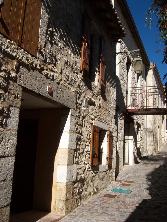 Petit Gite Des Augustins มงฟลองแกง ภายนอก รูปภาพ